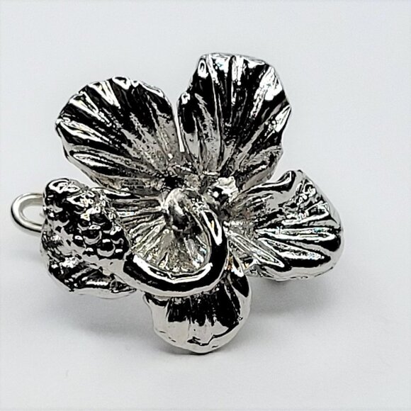 Mini Rhodium Hibiscus Flower Brooch Lapel Pin for Men or Women - Picture 1 of 9